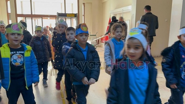 Akyazı'da öğrenciler adliye sarayını gezdi