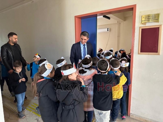 Akyazı'da öğrenciler adliye sarayını gezdi