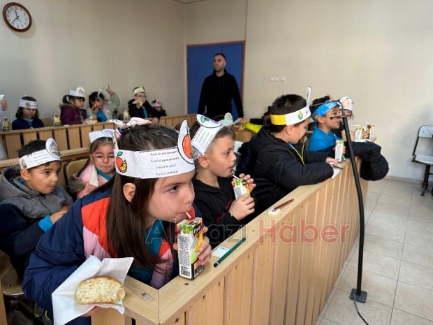 Akyazı'da öğrenciler adliye sarayını gezdi