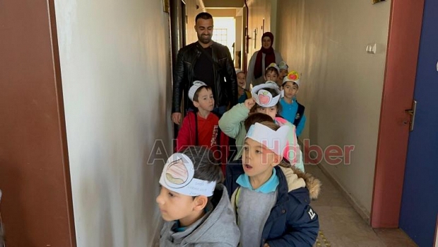 Akyazı'da öğrenciler adliye sarayını gezdi