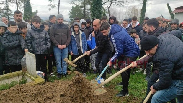 Özer Turgut dualarla toprağa verildi