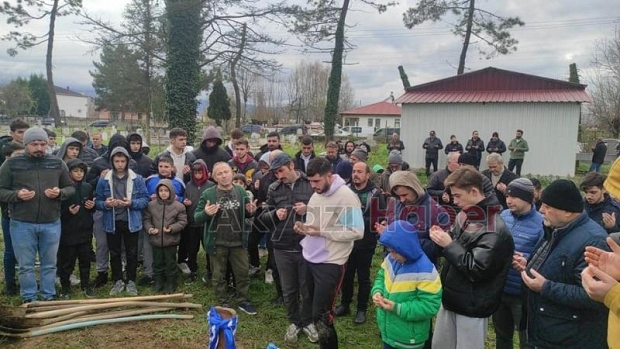 Özer Turgut dualarla toprağa verildi