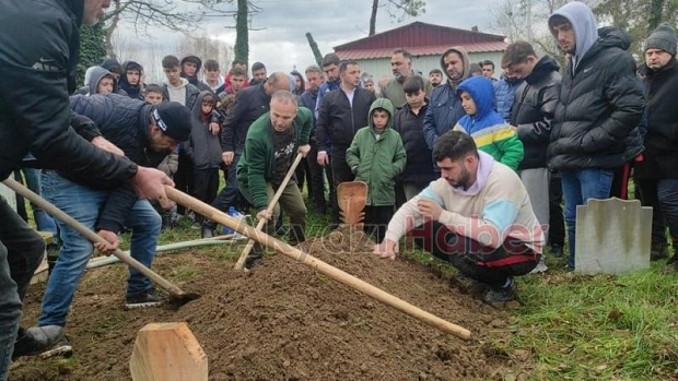 Özer Turgut dualarla toprağa verildi