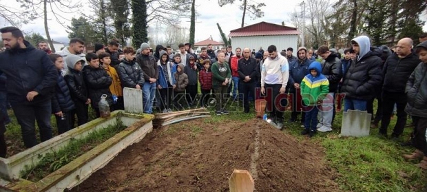 Özer Turgut dualarla toprağa verildi