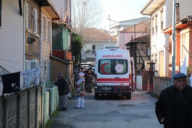 Kapıyı açmayınca eve girdiler, cesetle karşılaştılar