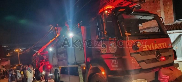 Akyazı'da ev yangını