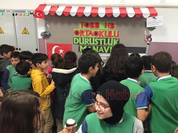 Filistin'e yardım amacıyla kermes düzenlediler