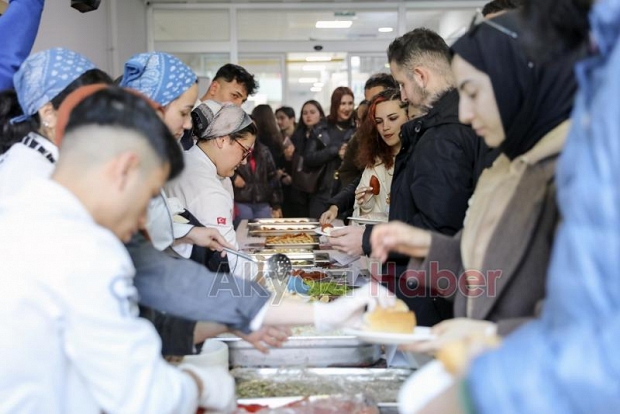 SUBÜ'de sokak lezzetlerinin tanıtıldı