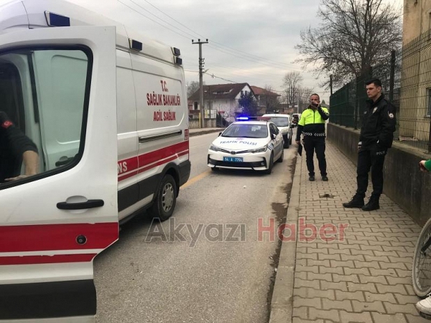 Caddede bisikletten düştü
