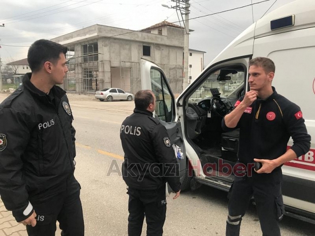 Caddede bisikletten düştü