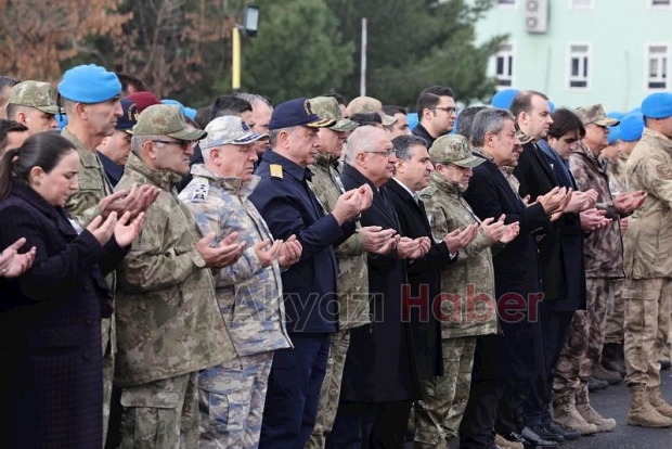 Pençe Kilit şehitlerine veda