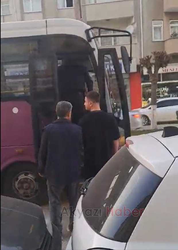 Gergin anlar otobüs şoförünün üzerine yürüdü