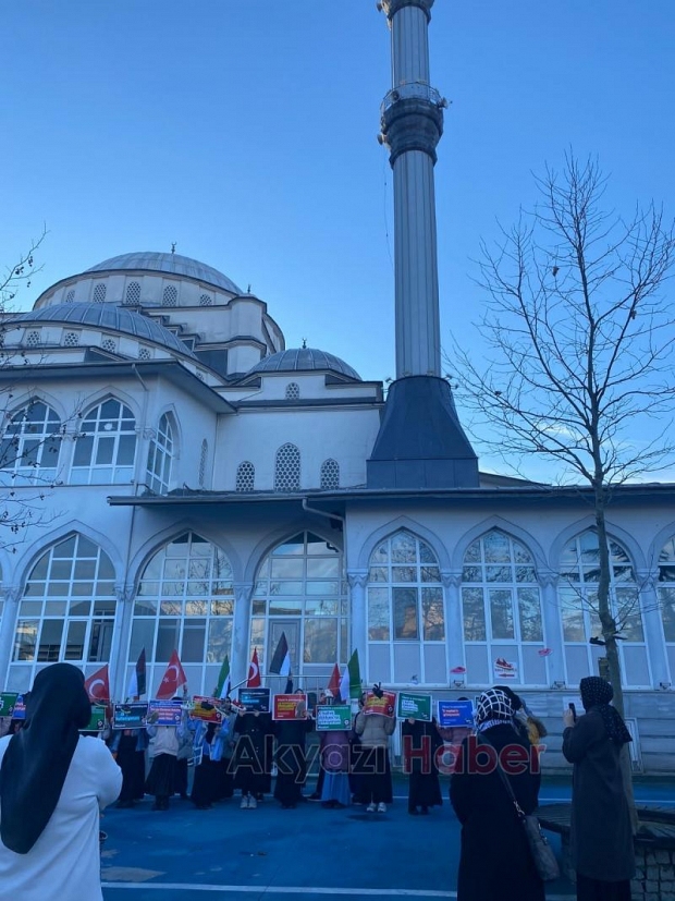Sabah namazında Dünya Şehit Çocuklar Günü etkinliği