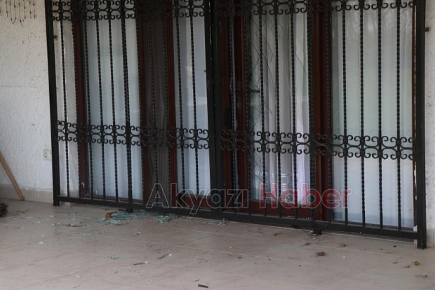 Sapanca'da 6 villayı soydular