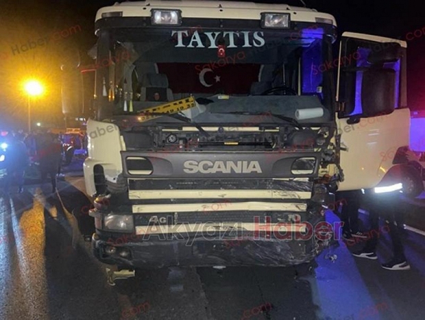 Tır otomobile çarptı 2 ağır yaralı