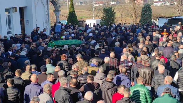 Emekli polis memuru İsmail Çiçek toprağa verildi