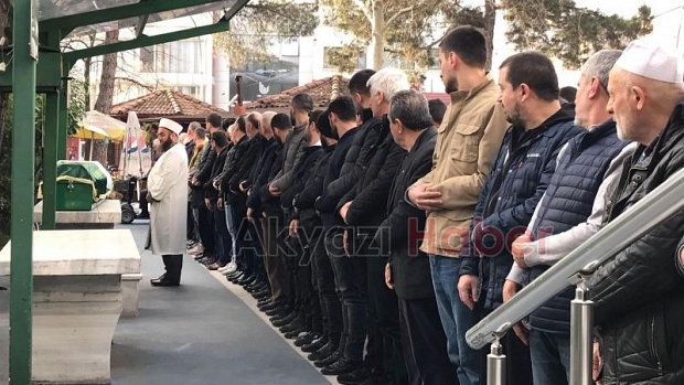 Sadret Temel Defnedildi