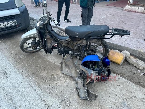 Ada Caddesinde kaza 2 yaralı