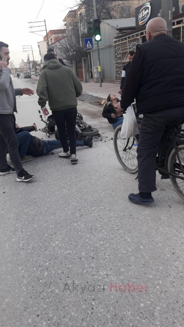 Ada Caddesinde kaza 2 yaralı