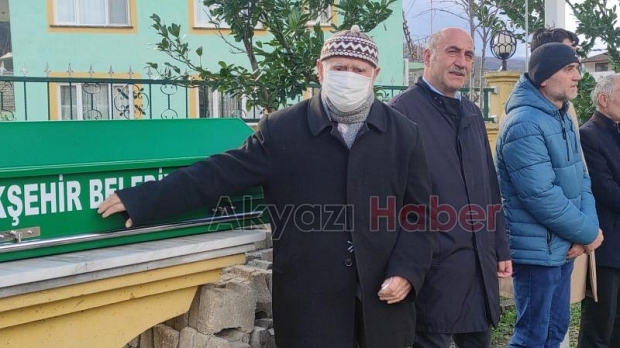 Emine Meral Defnedildi