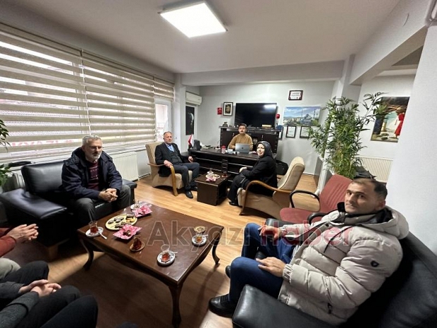 AK Parti İlçe Teşkilatından Çalışan Gazeteciler Günü ziyareti