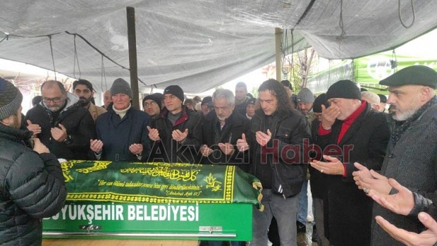 Emine Meral toprağa verildi