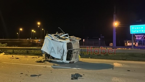 Hafif ticari araç tıra çarptı: 1 ölü, 1 yaralı