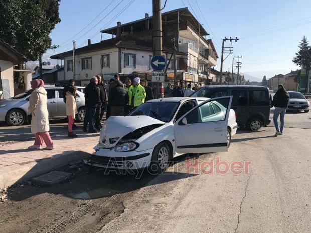 Ada Caddesinde korkutan kaza