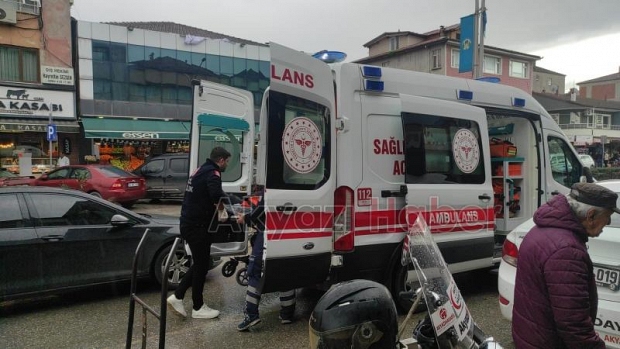 Yaşlı adam ambulansla hastaneye kaldırıldı