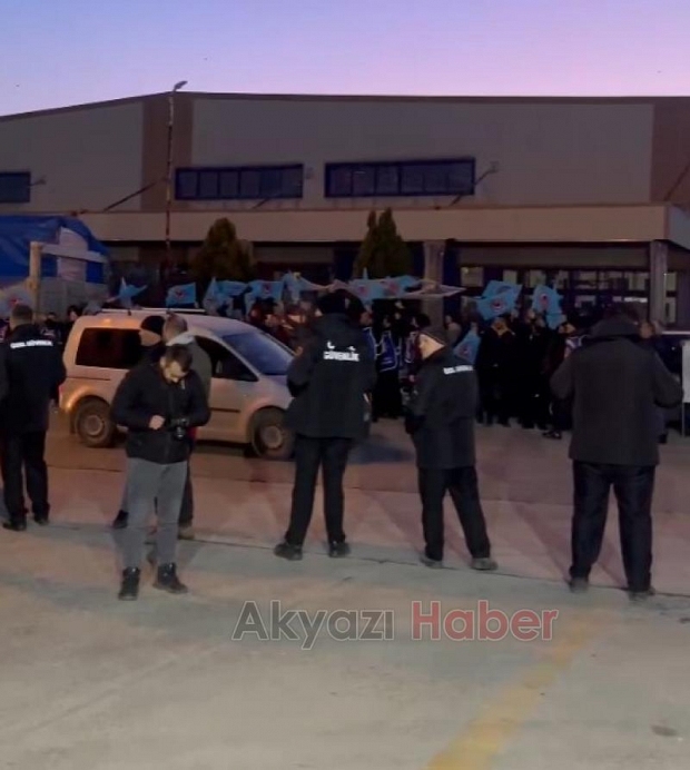 TÜRK Metal ASAŞ önünde sendikalaşma eylemi yaptı