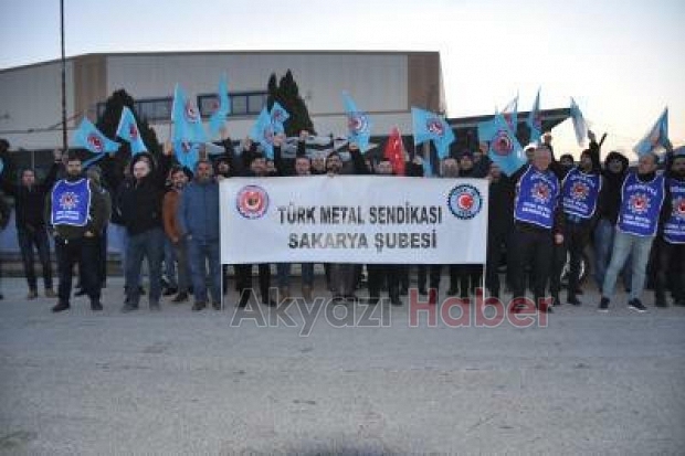 TÜRK Metal ASAŞ önünde sendikalaşma eylemi yaptı