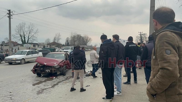 Şehit Furkan Çelik Caddesi’nde kaza 3 yaralı 