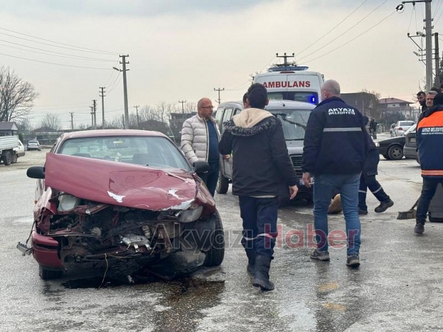 Şehit Furkan Çelik Caddesi’nde kaza 3 yaralı 