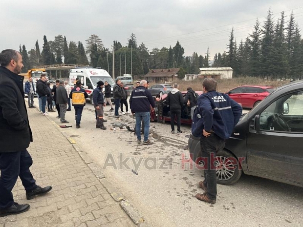 Şehit Furkan Çelik Caddesi’nde kaza 3 yaralı 