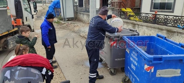 Köz atıp konteyneri yaktılar