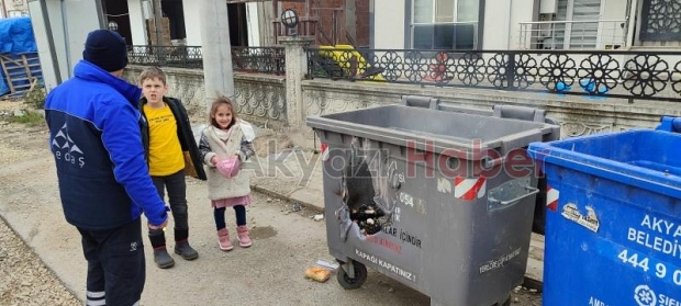 Köz atıp konteyneri yaktılar