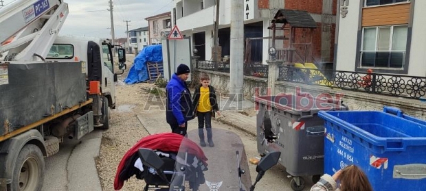 Köz atıp konteyneri yaktılar