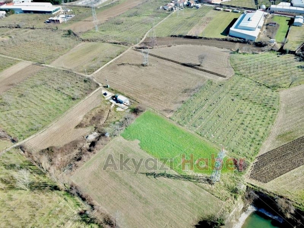 Akyazı'da Satılık Sanayi İmarlı Arsa