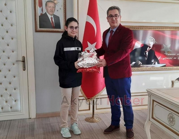Akyazılı şampiyon karateciler ödüllendirildi