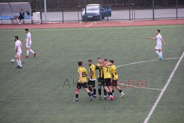 Lider As Akyazıspor Evinde Taraklıspor a şans tanımadı 