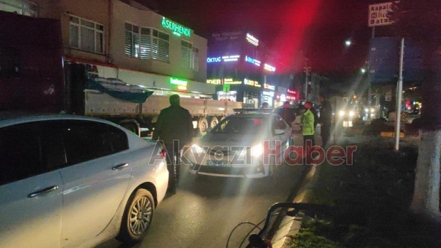 Ada Caddesi'nde 3 araç birbirine girdi 