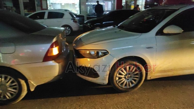 Ada Caddesi'nde 3 araç birbirine girdi 