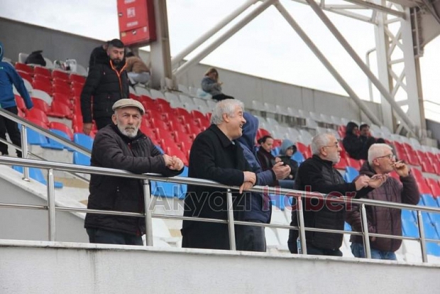 Akyazı Derbisinde kazanan taraf Alaağaçspor oldu