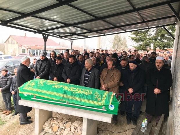 Akyazı'da cinayet kurbanı Bahattin Demir toprağa verildi