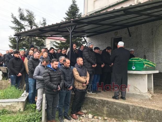 Akyazı'da cinayet kurbanı Bahattin Demir toprağa verildi