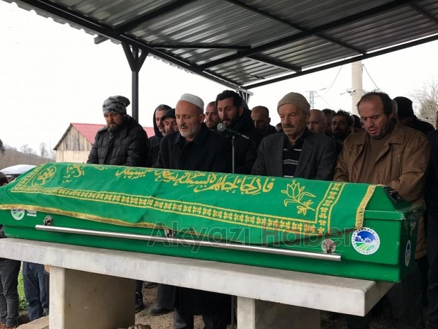 Akyazı'da cinayet kurbanı Bahattin Demir toprağa verildi