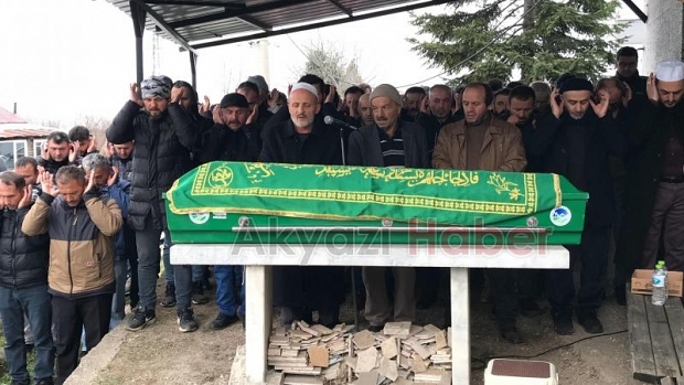 Akyazı'da cinayet kurbanı Bahattin Demir toprağa verildi