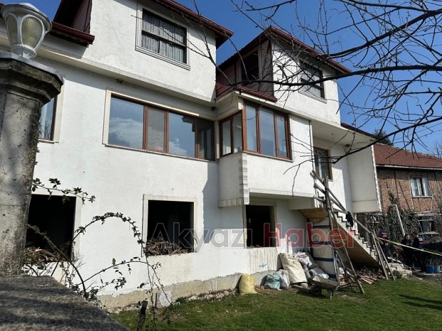 Barışmak istediği eşini öldürüp ardından kendini vurdu