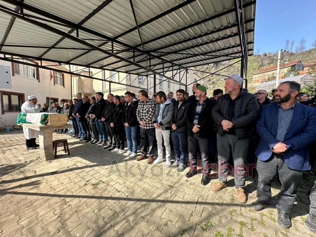 Akyazı'da eşi tarafından öldürülen Hatun'a acı veda