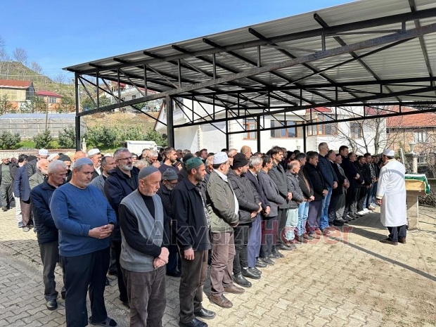 Akyazı'da eşi tarafından öldürülen Hatun'a acı veda